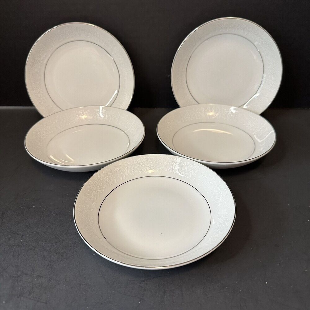 CROWN VICTORIA Lovelace 5 Fruit/Dessert (Sauce) Bowls White w/Flowers & Urns